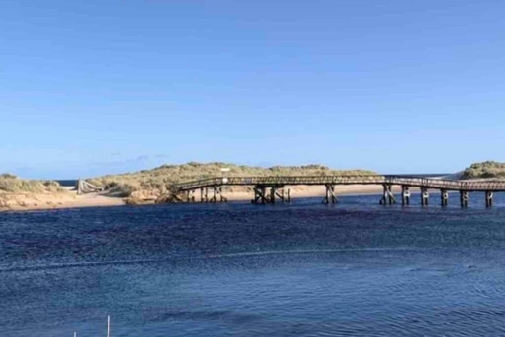 Beachfront Lodge, Lossiemouth Bay エクステリア 写真