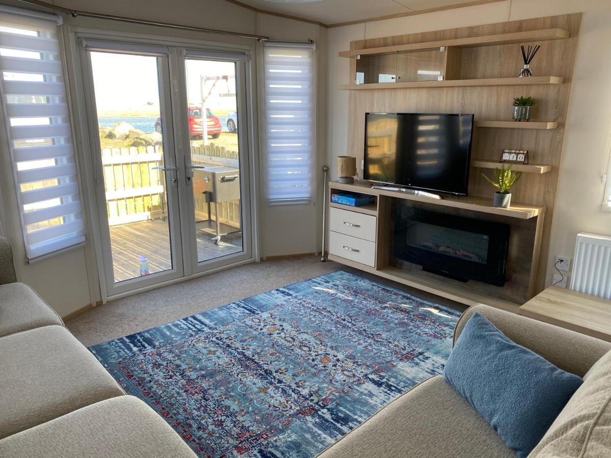 Beachfront Lodge, Lossiemouth Bay エクステリア 写真