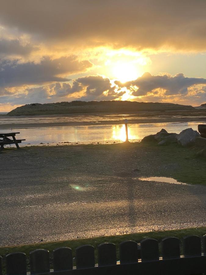 Beachfront Lodge, Lossiemouth Bay エクステリア 写真