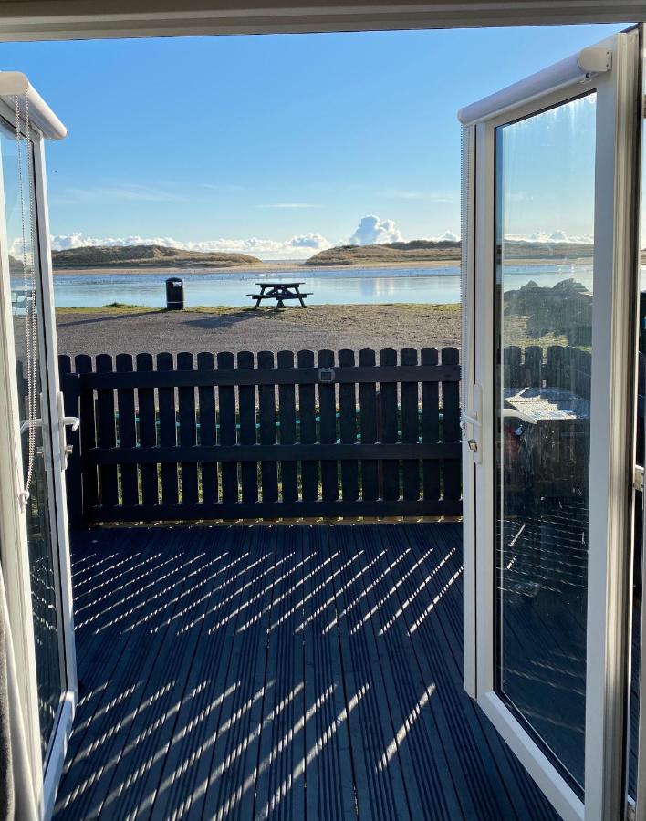 Beachfront Lodge, Lossiemouth Bay エクステリア 写真